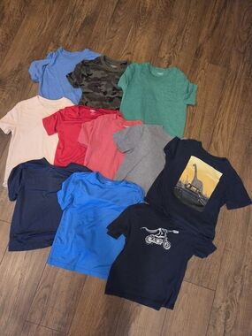 Boys Shirts Size Small 6/7